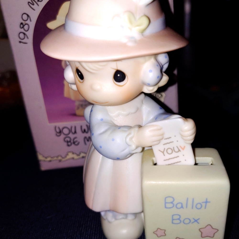 Precious Moments You will always be my choice 1989 members only figurine PM-891